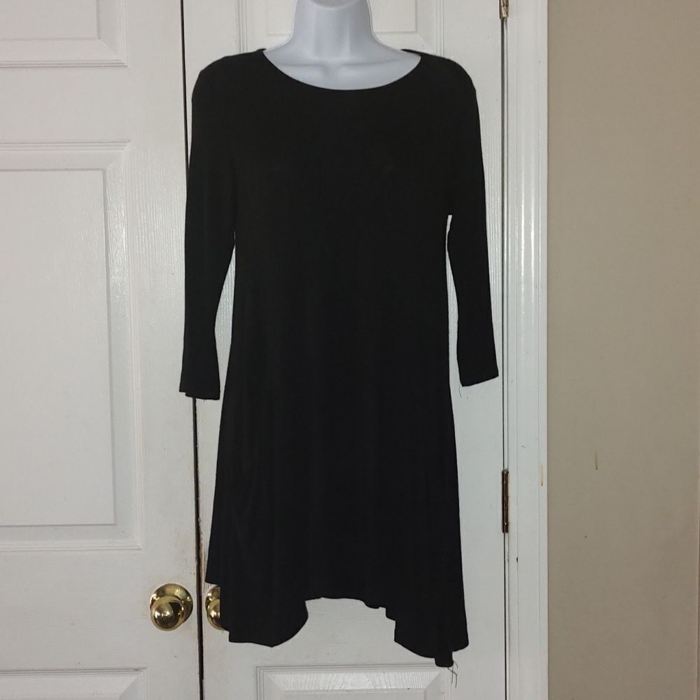 Trendyland Black shark bite flowy style dress with pockets  Sz S